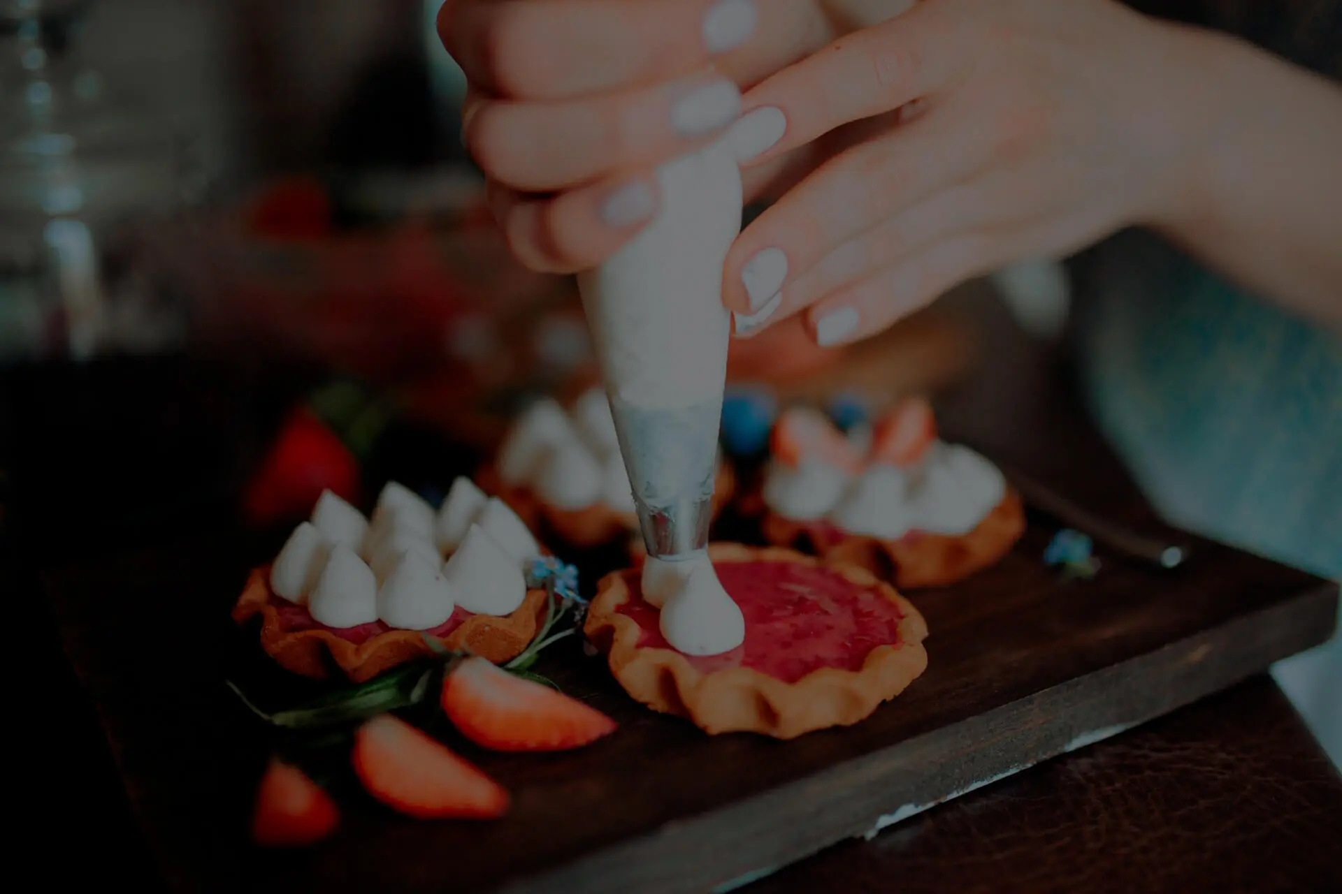 Participantes en un taller de cocina Master Cooking para empresas en Madrid