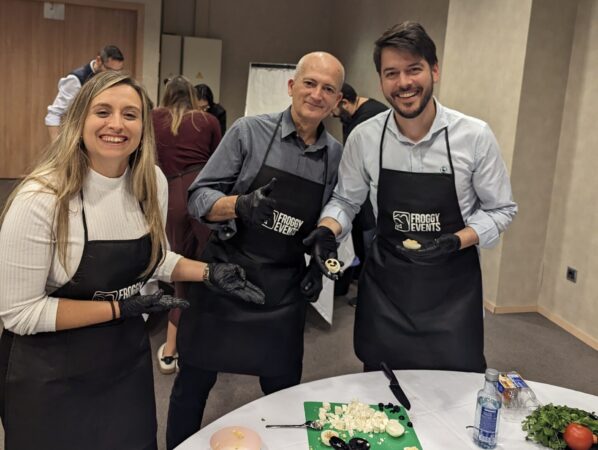 Grupo de participantes en la actividad Masterchef de Froggy Events